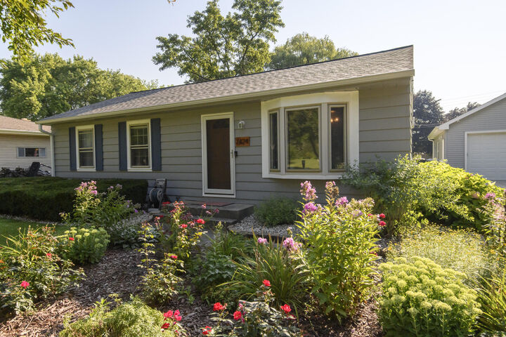Property Photo:  7424 S Quincy Ave  WI 53154 