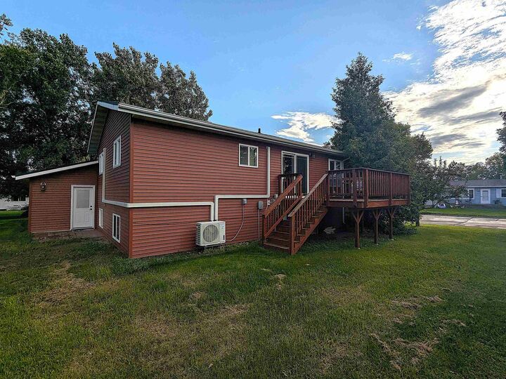 Property Photo: 654 1st Ave ND 57850