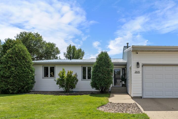 Property Photo: 2615 NW Crescent Dr. ND 58703