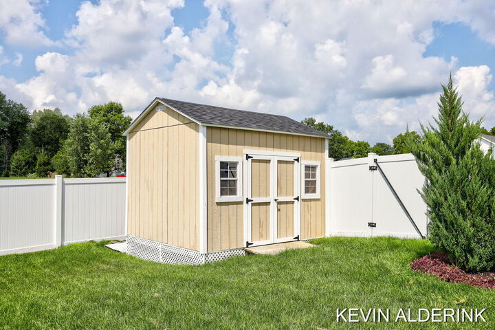 Property Photo: 2108 Eastview Drive MI 49428