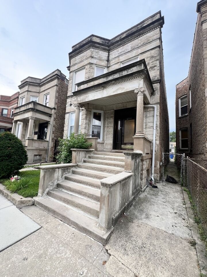 Property Photo:  6230 S Langley Avenue  IL 60637 