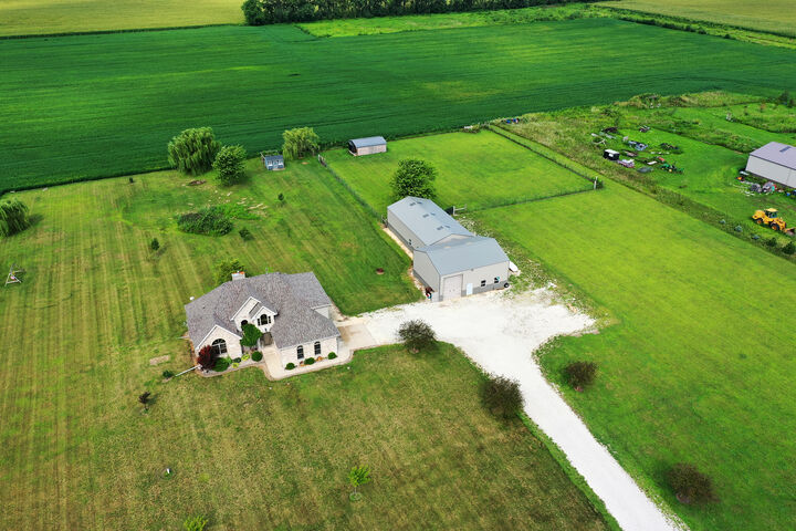 Property Photo: 4602 N 9000 W Road IL 60913