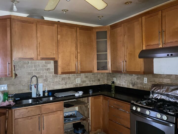 Property Photo:  