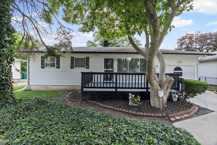 805 Lilac Lane  Joliet IL 60435 photo
