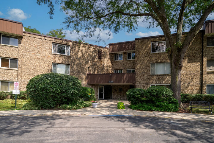 Property Photo:  2600 Brookwood Way Drive 113A  IL 60008 