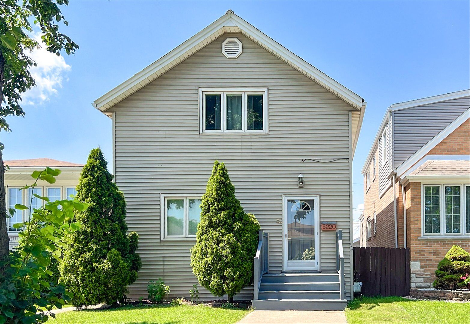 Property Photo:  5220 S Linder Avenue  IL 60638 