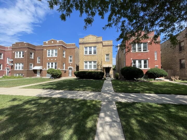 Property Photo: 1635 N Central Avenue 2 IL 60639