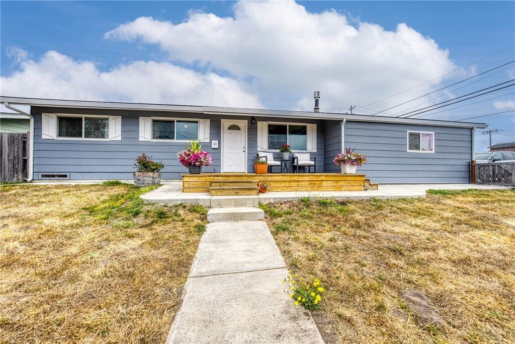 Property Photo:  494 S Whipple Street  CA 95437 