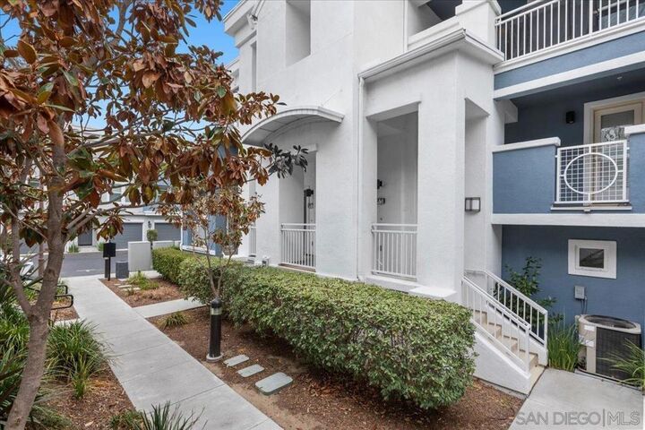 Property Photo: 3477 Coastline Place CA 92110