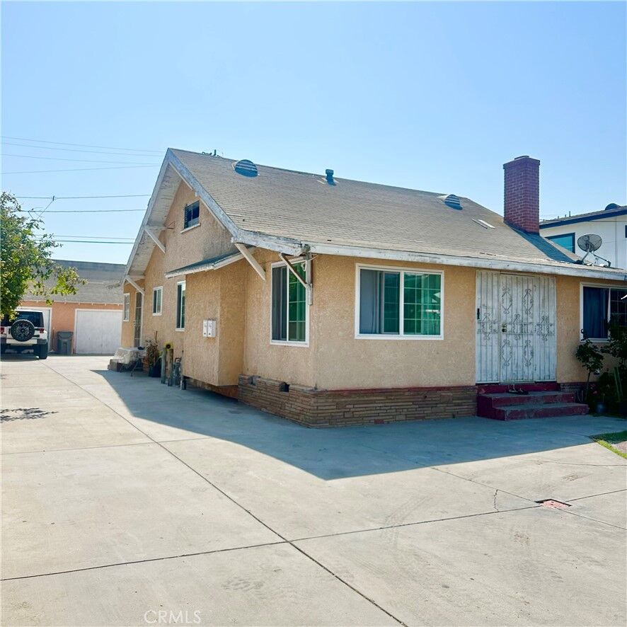 Property Photo:  10928 Burin Avenue  CA 90304 