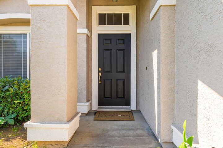 Property Photo:  9128 Devon Crest Way  CA 95624 