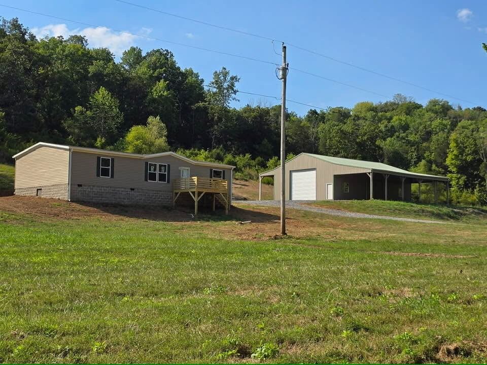 Property Photo: 825 Gaulden Hollow Rd TN 37083