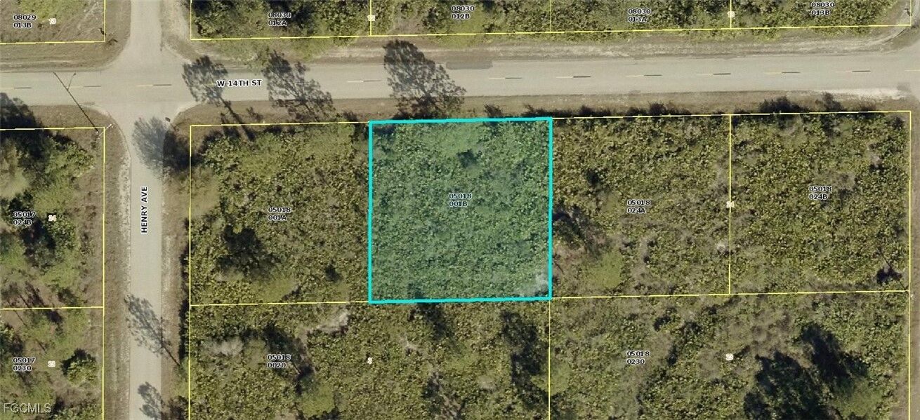 Property Photo: 505 W 14th Street FL 33972
