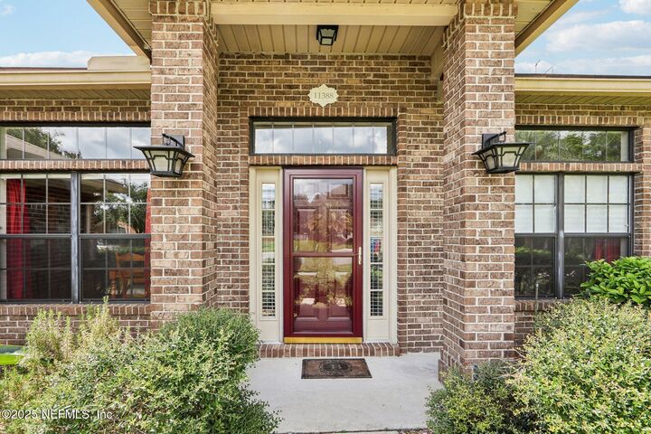 Property Photo: 11388 Martin Lakes Court FL 32220