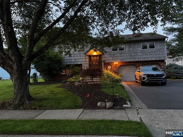 Property Photo:  104 Trinity Court  NJ 07652 