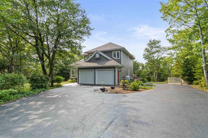 Property Photo: 80 Tudor Lane NS B3Z 4J1