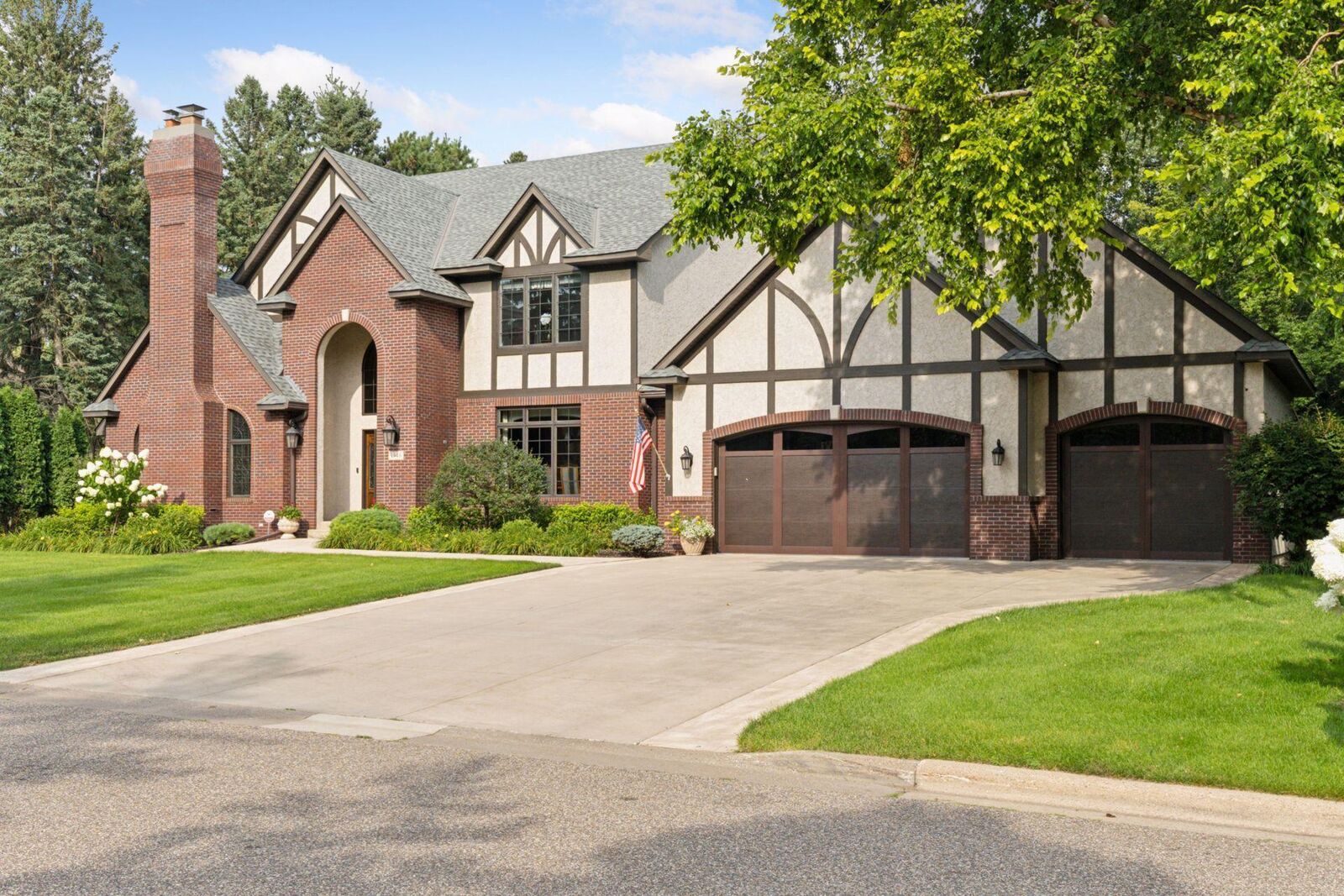 Property Photo:  1948 Glenhill Road  MN 55118 