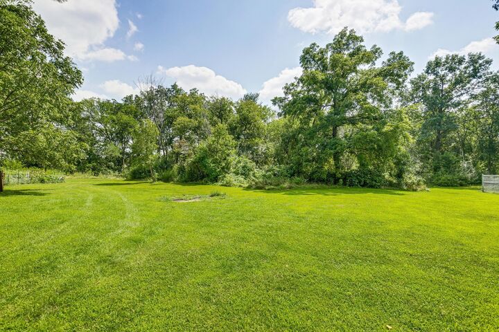 Property Photo:  1646 Burke Avenue E  MN 55109 