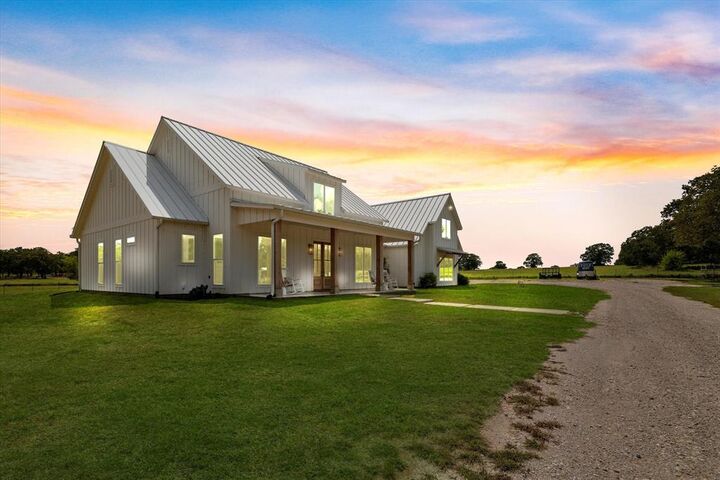 Property Photo: 1326 Lynch Crossing Boulevard TX 76273