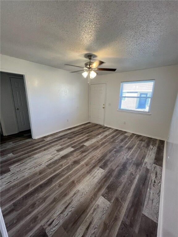 Property Photo:  905 SE G, 904 & 906 SE H G & H Street  AR 72712 