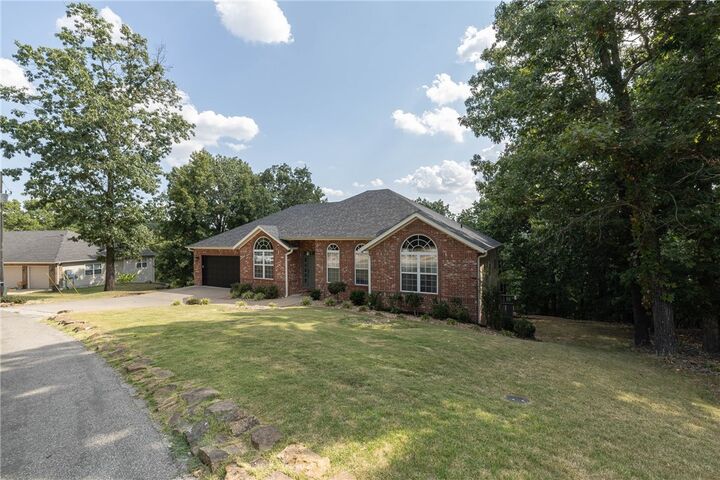 Property Photo:  7 Stratfield Lane  AR 72714 