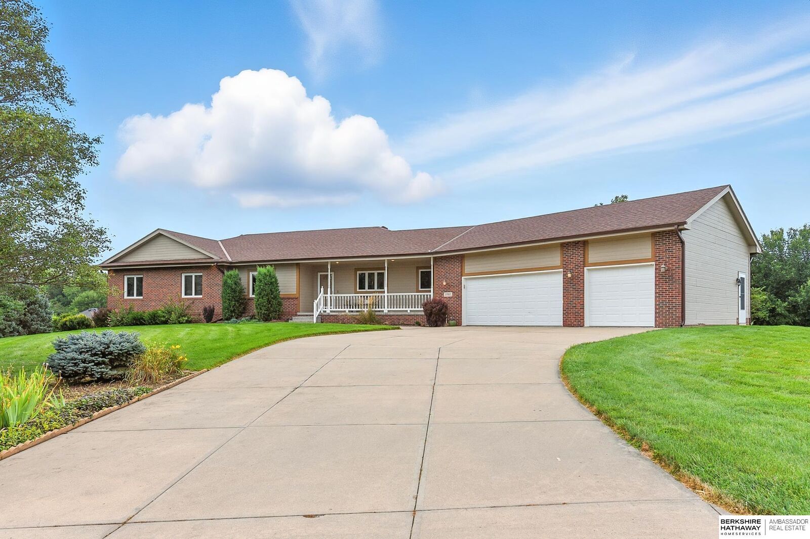 Property Photo: 7707 Saddle Drive NE 68046