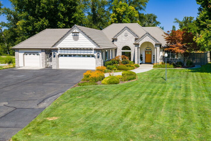 Property Photo:  3318 Rivercrest Drive  OR 97527 