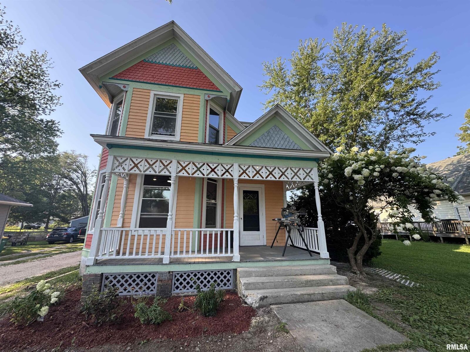 Property Photo:  305 E Washington Street  IL 61415 