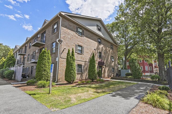 Property Photo:  80 Stanton Street 21  MA 01605 