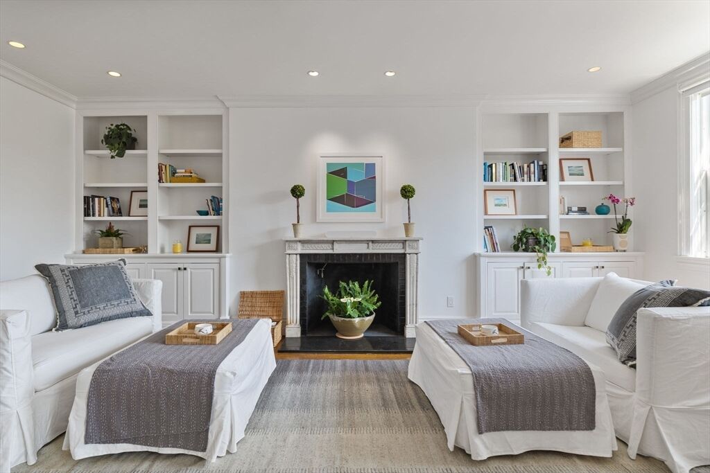 Property Photo:  80 Beacon 51  MA 02108 