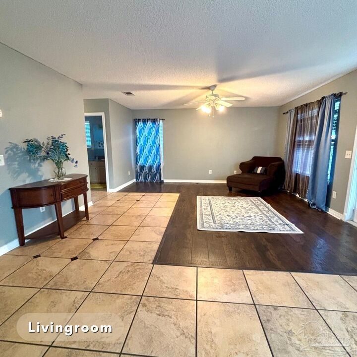 Property Photo: 4007 Embers Landing FL 32505