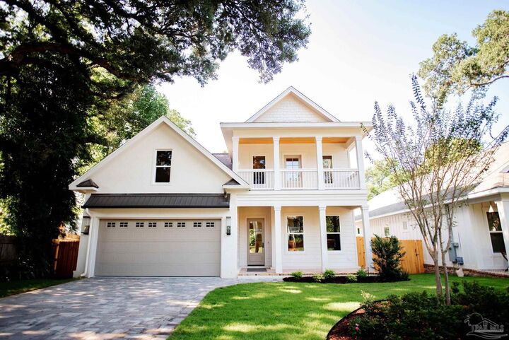 Property Photo:  1115 E La Rua St  FL 32501 