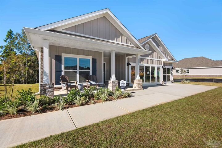 Property Photo:  3468 Crossvine Rd  FL 32533 