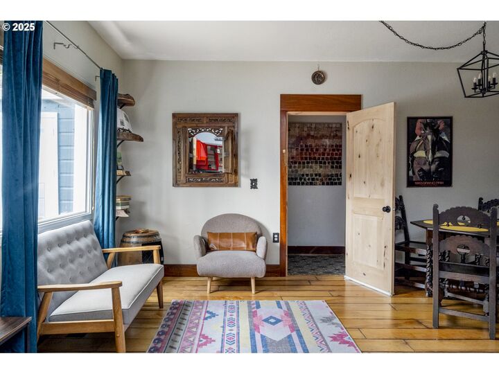 Property Photo: 216 Jerome St OR 97045