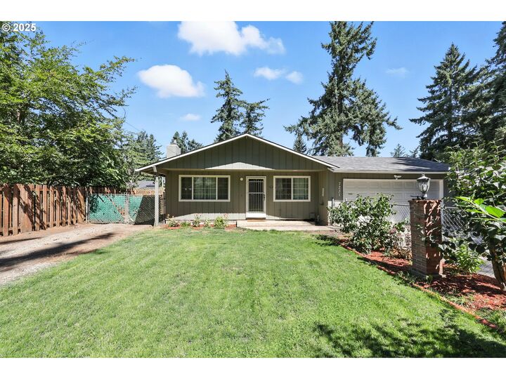 Property Photo:  7231 SE Drew St  OR 97222 