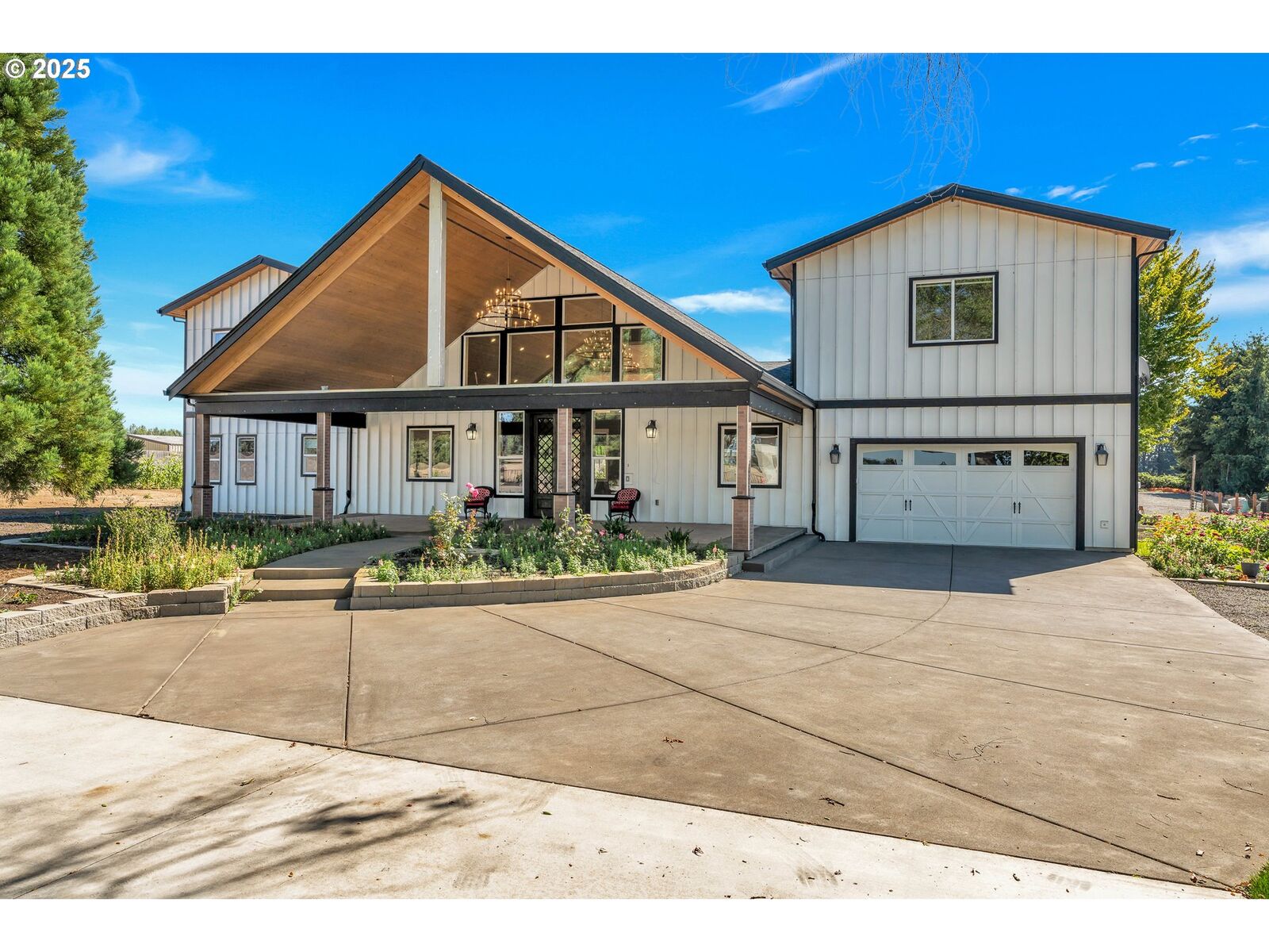 Property Photo: 6560 SW Rood Bridge Rd OR 97123