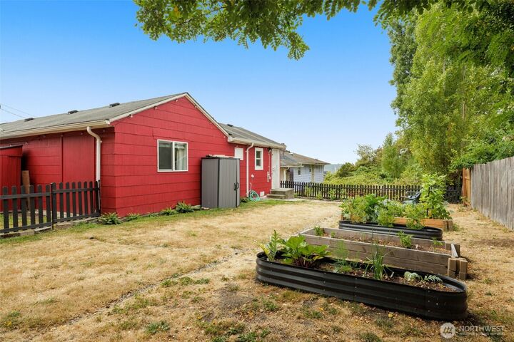 Property Photo: 1738 S Pearl Street WA 98108