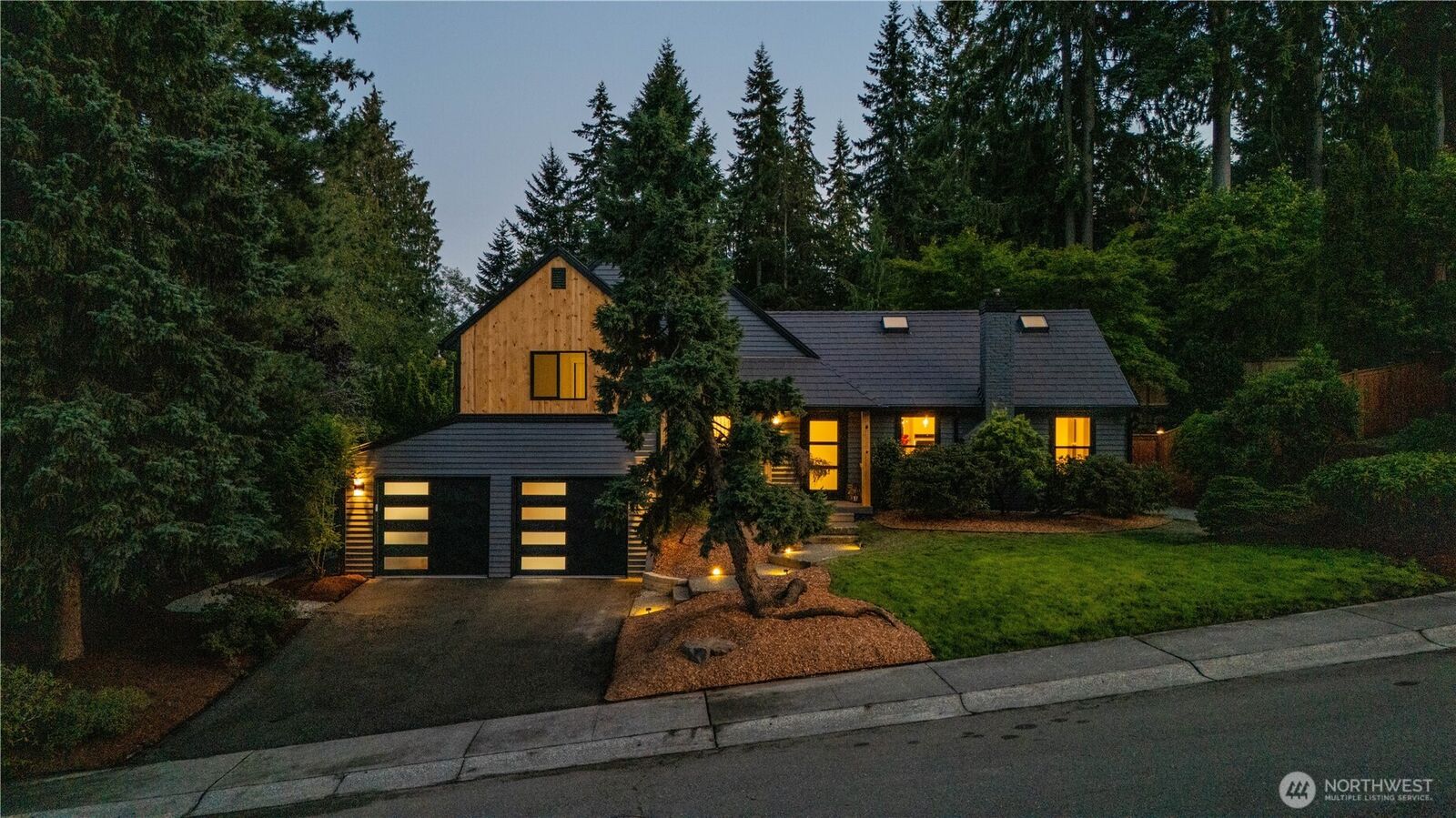 Property Photo: 3318 108th St SE WA 98208