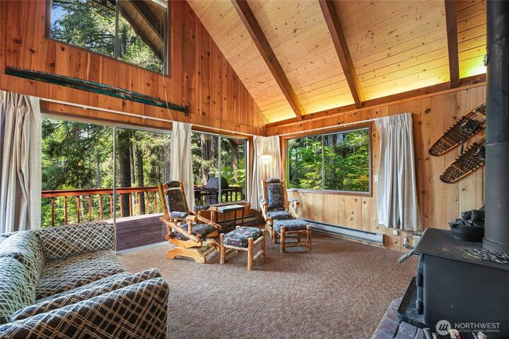 Property Photo:  1522  Pine Lock Sun Dr  WA 98940 