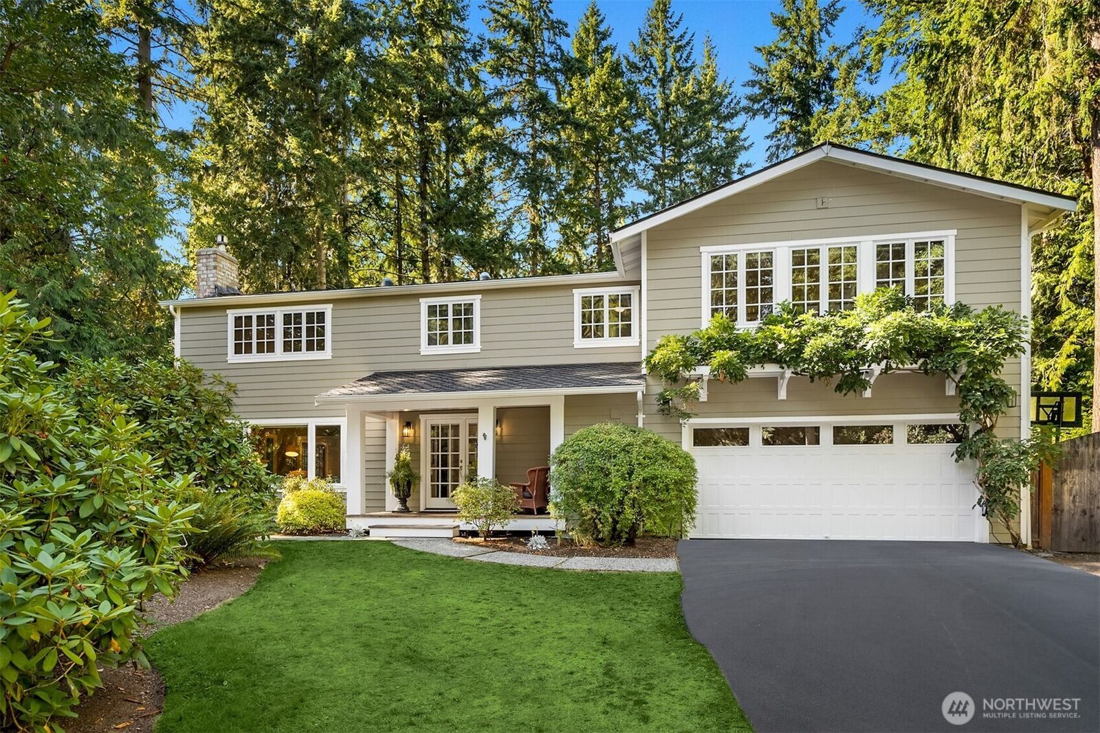 Property Photo:  8180 NE Blakely Heights Court  WA 98110 