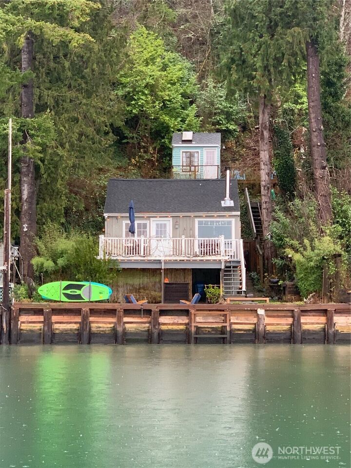 17015  Cove Walk  SW  Vashon WA 98070 photo