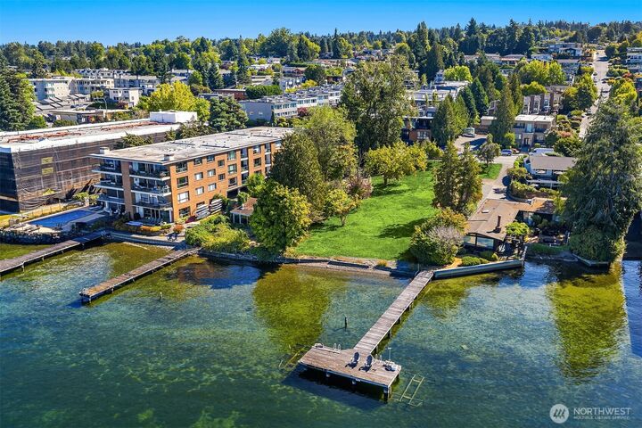 6211  Lake Washington Boulevard NE  Kirkland WA 98033 photo