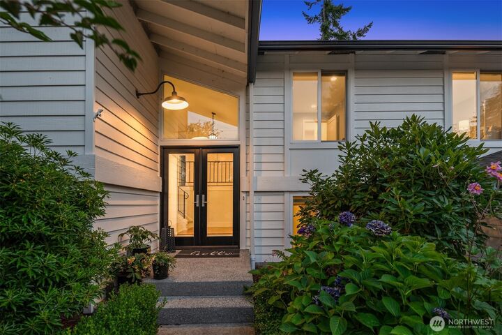 Property Photo:  14250  130th Avenue NE  WA 98034 