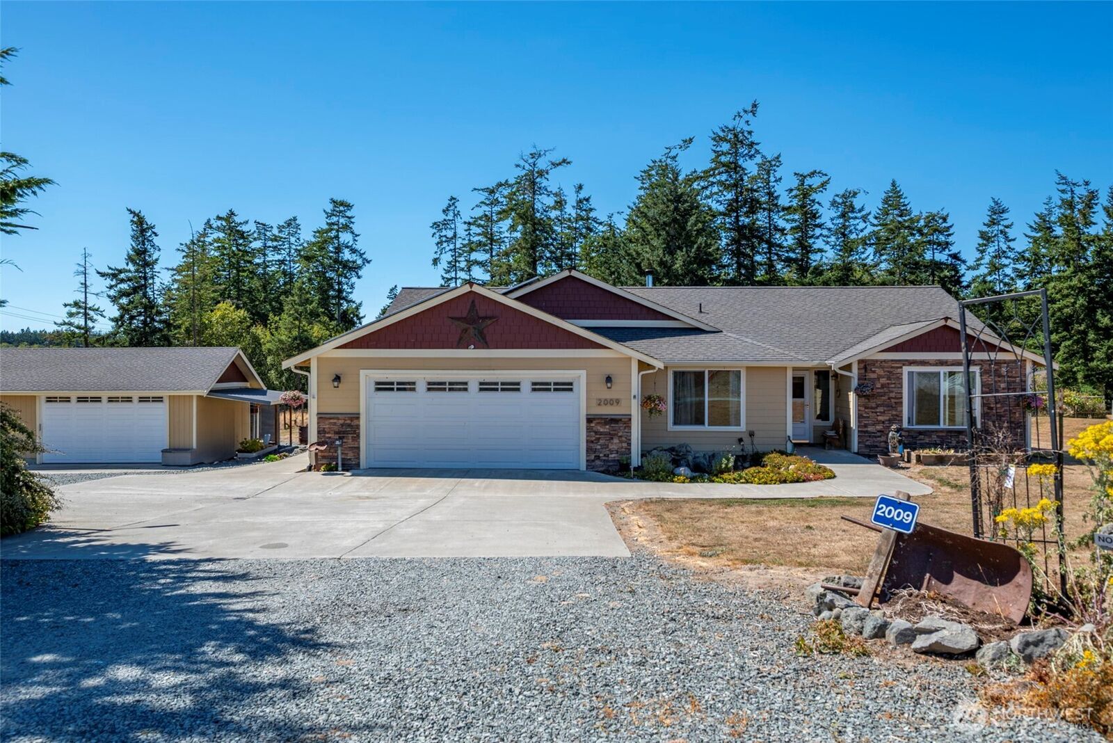 Property Photo:  2009  October Lane  WA 98277 