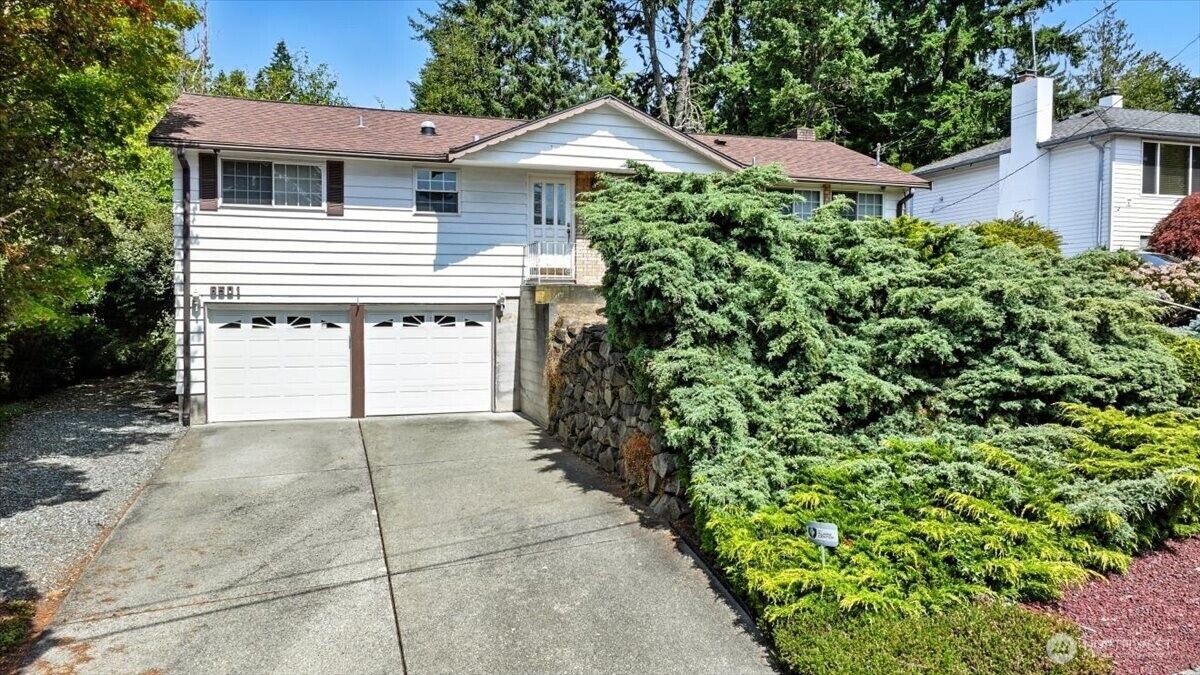 Property Photo: 6501 233rd Place SW WA 98043