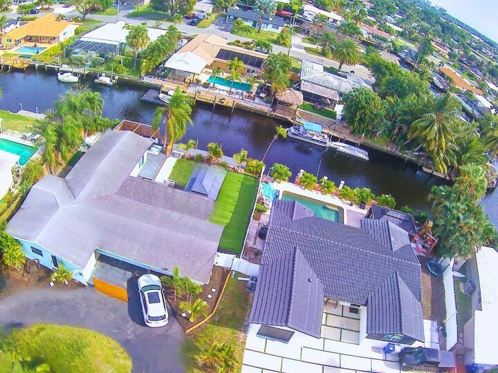 Property Photo: 1710 SW 6th Avenue FL 33060