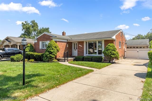 Property Photo: 6106 N Charlesworth Street MI 48127