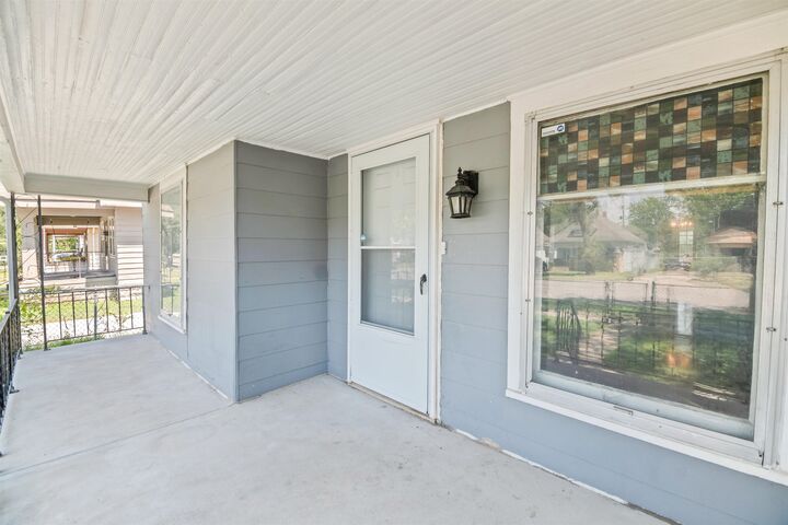 Property Photo: 1534 S Main St KS 67213