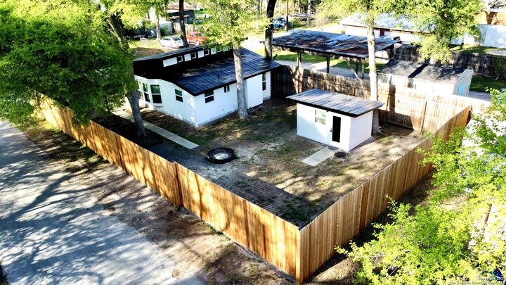 Property Photo: 1207 Elm Grove Rd TX 78155