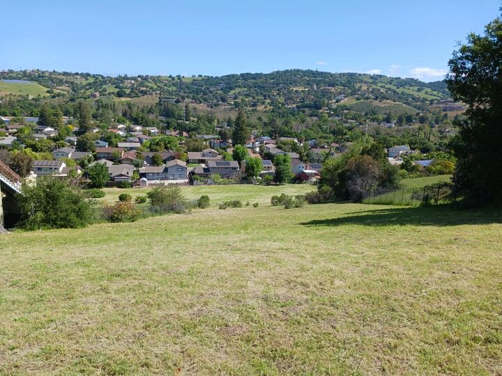 Property Photo: 993 Woodview Place CA 95120